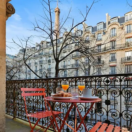 572 Tania - With Balcony Near Eiffel Tower Appartamento *